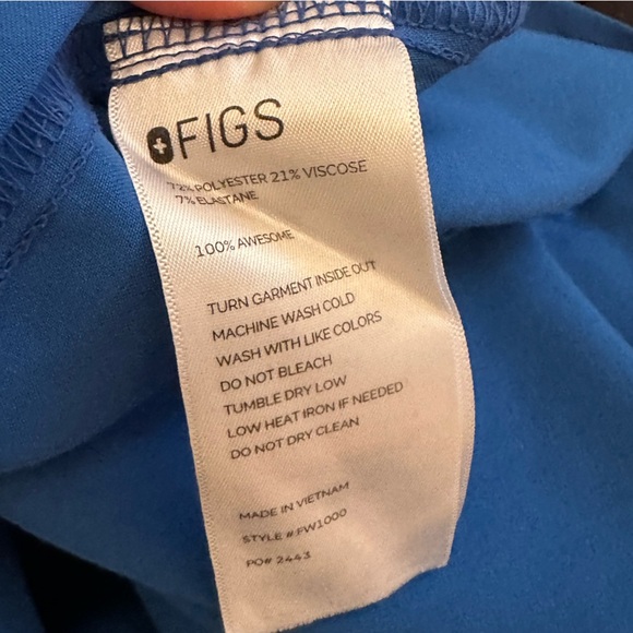 Figs Women’s Size M  Catrina One Pocket Blue Scrub Top (z) - Picture 2 of 11